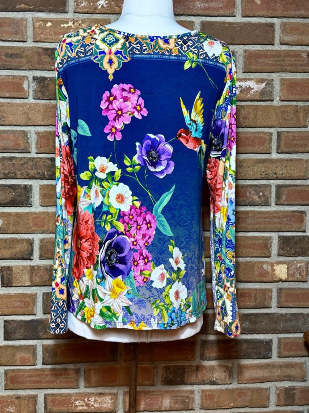 Johnny Was Janie Favorite Floral Hummingbird Print Knit Jersey Shirt Small - Picture 3 of 5